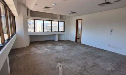 Sala comercial para alugar na Rua Padre Chagas, 185, Moinhos de Vento, Porto Alegre por R$ 3.294
