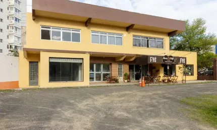 Ponto comercial para alugar na Avenida Érico Veríssimo, 1500, Menino Deus, Porto Alegre por R$ 2.000