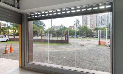 Ponto comercial para alugar na Avenida Érico Veríssimo, 1500, Menino Deus, Porto Alegre por R$ 1.980
