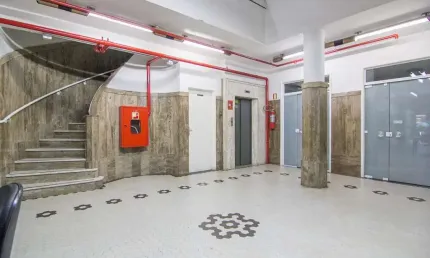 Sala comercial para alugar na Rua dos Andradas, 1332, Centro Histórico, Porto Alegre por R$ 1.825