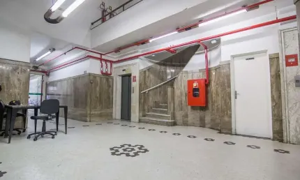 Sala comercial para alugar na Rua dos Andradas, 1332, Centro Histórico, Porto Alegre por R$ 4.259