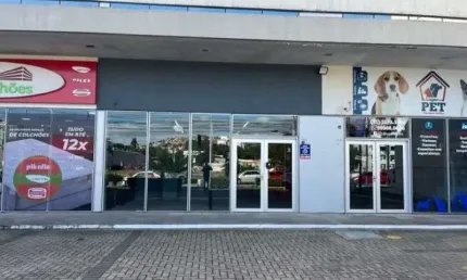 Ponto comercial para alugar na Avenida Ipiranga, 7450, Partenon, Porto Alegre por R$ 14.000