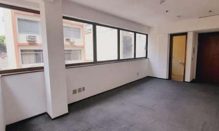 Sala comercial para alugar na Rua Doutor Flores, 263, Centro Histórico, Porto Alegre por R$ 843