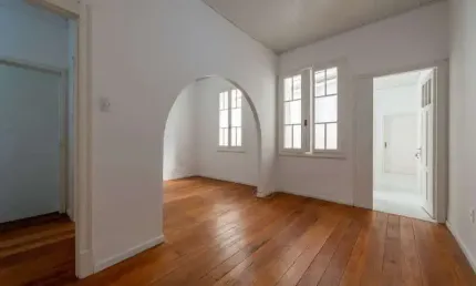 Casa comercial para alugar na Rua Visconde do Rio Branco, 729, Floresta, Porto Alegre por R$ 5.900