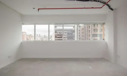 Sala comercial para alugar na Avenida Cristóvão Colombo, 2948, São João, Porto Alegre por R$ 3.043