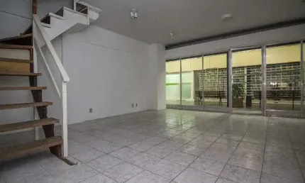 Ponto comercial para alugar na rua vinte e quatro de outubro, 1557, auxiliadora, porto alegre por r$ 2.070