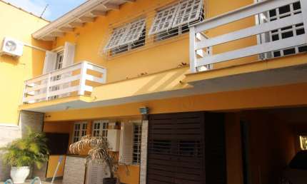 Casa com 4 quartos para alugar na Rua Paulo Derly Strehl, 30, Espírito Santo, Porto Alegre por R$ 16.500