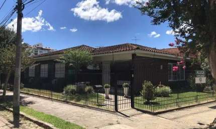 Casa com 3 quartos para alugar na Ponaim, 48, Jardim Lindóia, Porto Alegre por R$ 9.000