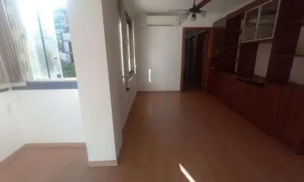 Apartamento com 2 quartos para alugar na Avenida Lavras, 599, Petrópolis, Porto Alegre por R$ 5.200