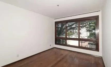 Apartamento com 3 quartos para alugar na Avenida Nova York, 211, Auxiliadora, Porto Alegre por R$ 2.900