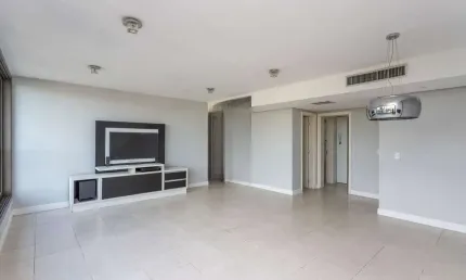 Apartamento com 4 quartos para alugar na Rua Primeiro de Janeiro, 150, Três Figueiras, Porto Alegre por R$ 8.900