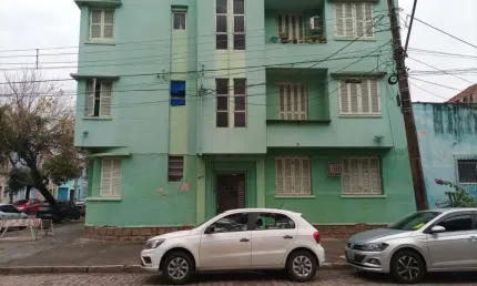Apartamento com 2 quartos à venda na Rua Comendador Azevedo, 401, Floresta, Porto Alegre por R$ 197.000