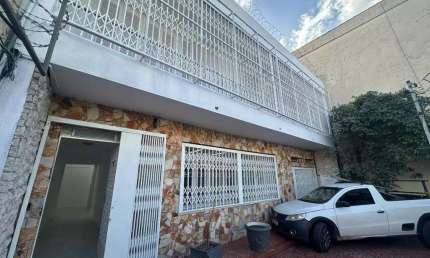 Casa comercial para alugar na Rua Silva Só, 131, Santa Cecília, Porto Alegre por R$ 8.000