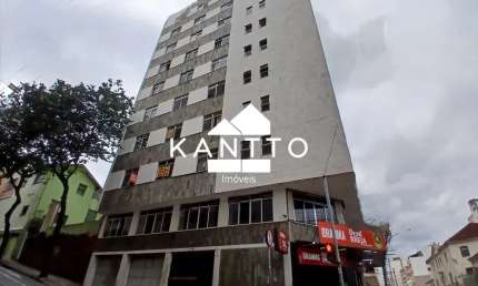 Apartamento de dois quartos no centro com elevador ao lado da Catedral em Juiz de Fora - MG