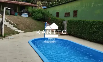Linda granja a venda a quinze minutos do bairro Salvaterra em Juiz de Fora!