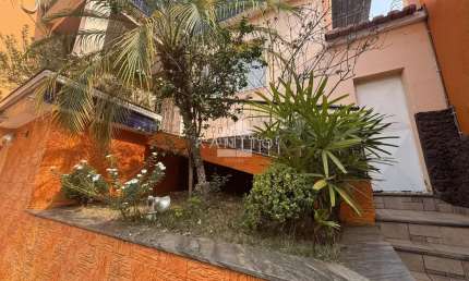 Casa com 5 dormitórios, 3 suítes, Jardim Glória, Juiz de Fora