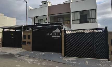**Imóvel à venda em Juiz de Fora - MG**  Seja bem-vindo(a) a essa encantadora casa localizada no bairro Santos Dumont