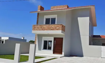 Casa 03 Dorm à venda no Bairro Bella Torres com 136 m² de área privativa - 2 vagas de garagem