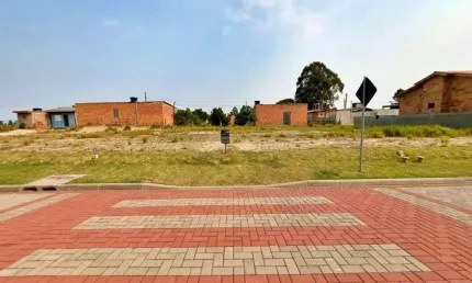 Terreno à venda no Bairro Condado de Orange com 210 m² de área privativa