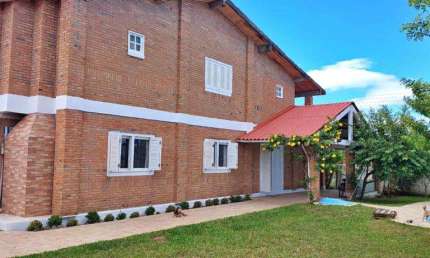 Casa 04 Dorm à venda no Bairro Xangri-lá dos Mares com 290 m² de área privativa - 3 vagas de garagem