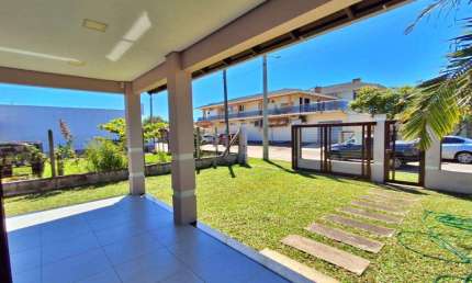 Casa 03 Dorm à venda no Bairro Rosa do Mar com 130 m² de área privativa - 1 vaga de garagem
