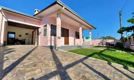 Casa 03 Dorm à venda no Bairro Bella Torres com 140 m² de área privativa - 1 vaga de garagem