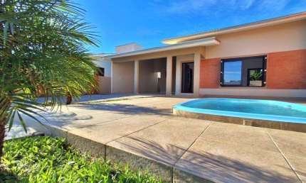 Casa 03 Dorm à venda no Bairro Bella Torres com 173 m² de área privativa - 2 vagas de garagem