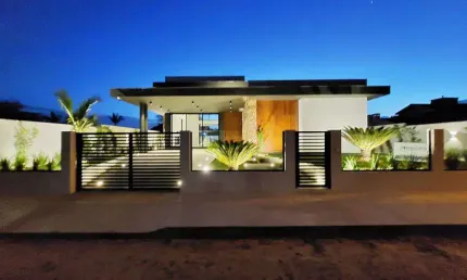 Casa 04 Suítes à venda no Bairro Bella Torres com 288 m² de área privativa - 4 vagas de garagem