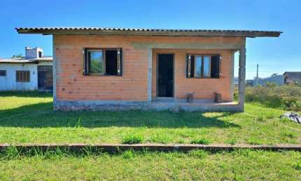 Casa 02 Dorm à venda no Bairro Bella Torres com 72 m² de área privativa - 3 vagas de garagem