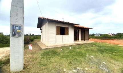 Casa 02 Dorm à venda no Bairro Praia Azul com 69 m² de área privativa - 1 vaga de garagem