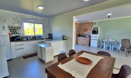 Casa 03 Dorm à venda no Bairro Bella Torres com 140 m² de área privativa - 2 vagas de garagem