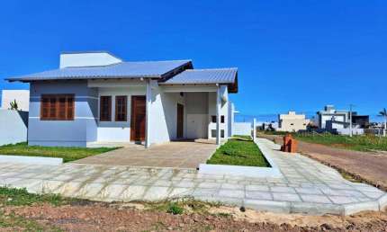 Casa 02 Dorm à venda no Bairro Mira Torres com 83 m² de área privativa - 1 vaga de garagem