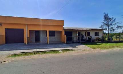 Casa 04 Dorm à venda no Bairro Bella Torres com 198 m² de área privativa - 2 vagas de garagem