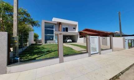 Casa 04 Dorm à venda no Bairro Bella Torres com 189 m² de área privativa - 2 vagas de garagem
