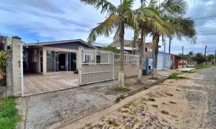 Casa 04 Dorm à venda no Bairro Centro com 190 m² de área privativa