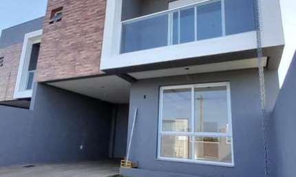 Sobrado 02 Dorm à venda no Bairro Praia Azul com 118 m² de área privativa - 1 vaga de garagem