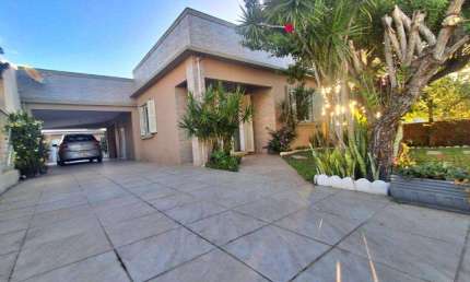 Casa 03 Dorm à venda no Bairro Rosa do Mar com 140 m² de área privativa - 2 vagas de garagem
