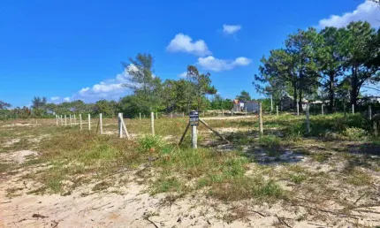 Terreno à venda no Bairro Praia Sumaré II com 900 m² de área privativa