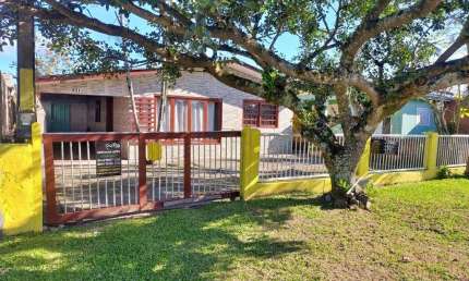 Casa 03 Dorm à venda no Bairro Rosa do Mar com 95 m² de área privativa - 1 vaga de garagem