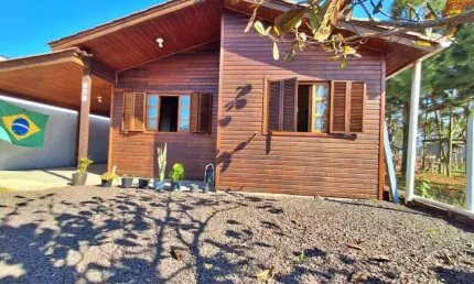 Casa 03 Dorm à venda no Bairro Xangri-lá dos Mares com 110 m² de área privativa - 2 vagas de garagem