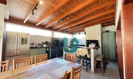 Sobrado com 4 dormitórios à venda, 200 m² por R$ 1.180.000,00 - Santa Felicidade - Curitiba/PR