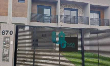 Sobrado duplex novo - 3 quartos com suite, 2 vagas e jardim gramado - Uberaba