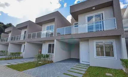 sobrados duplex em condomínio fechado com 3 quartos sendo 1 suite e 2 vagas - Campo Comprido