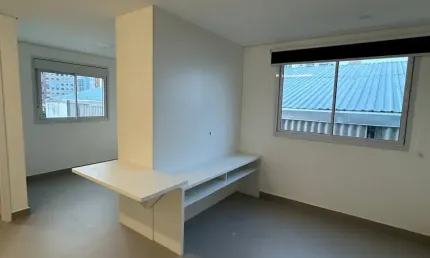 Lindo studio para locação ao lado do metro Praça da árvore.