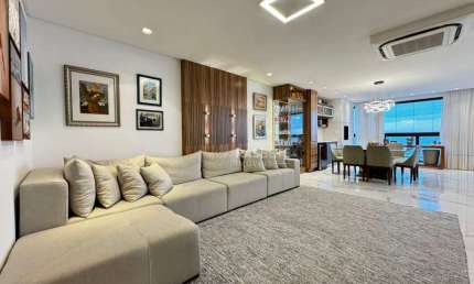 APARTAMENTO FRENTE MAR FINAMENTE MOBILIADO E DECORADO NO RESIDENCIAL ILHA DE MANHATTAN