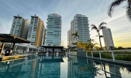 Apartamento com 3 quartos para alugar na Avenida Nereu Ramos, 4770, Itacolomi, Balneário Piçarras