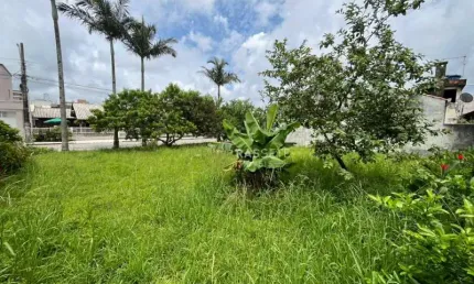 TERRENO APENAS 250 METROS DO MAR NO BAIRRO GRAVATÁ, NAVEGANTES/SC