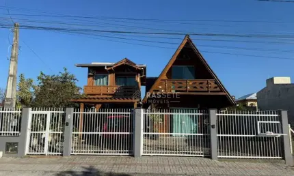 Casa com 4 quartos à venda na Rua Senador Antonio Carlos Konder Reis, Meia Praia, Navegantes