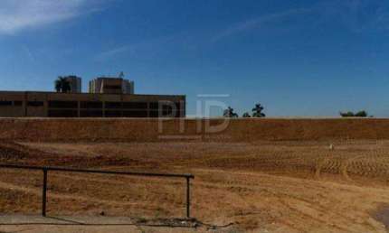 Localização privilegiada, terreno de 7474 metros quadrados aguardando seu empreendimento.