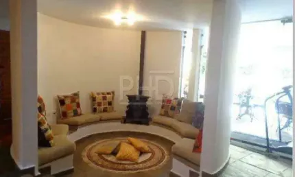 Sobrado de Alto Padrão - Nova Petrópolis - Excelente Localização - Próximo ao Colégio Pueri Domus.